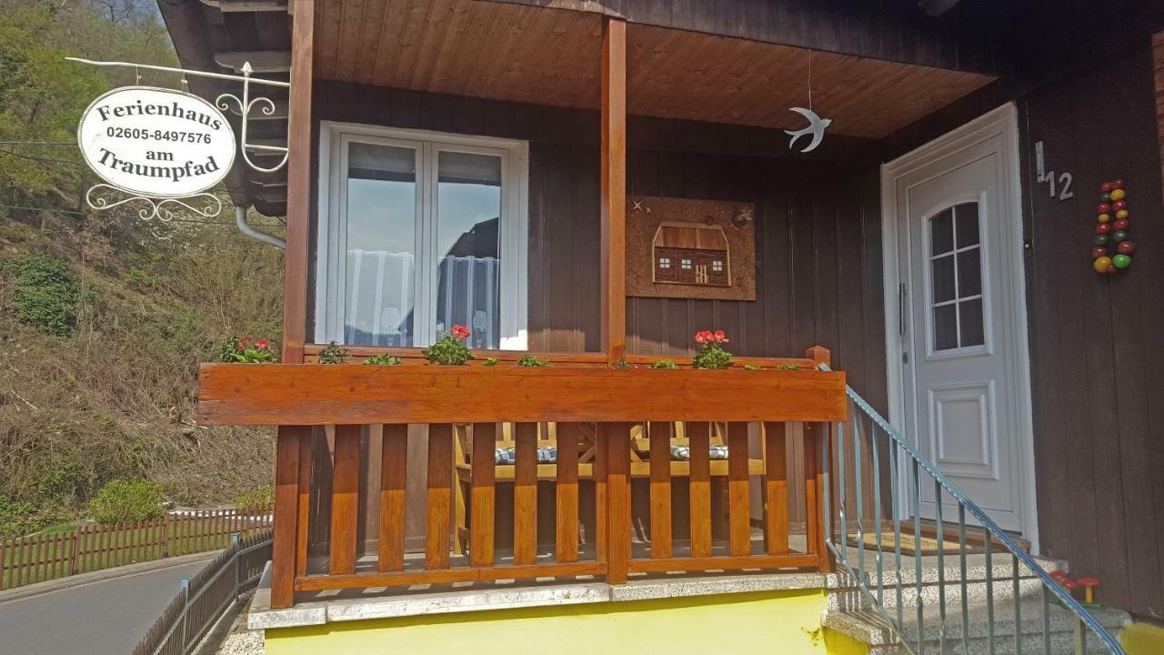 Ferienhaus Am Traumpfad Hatzenport Exteriör bild